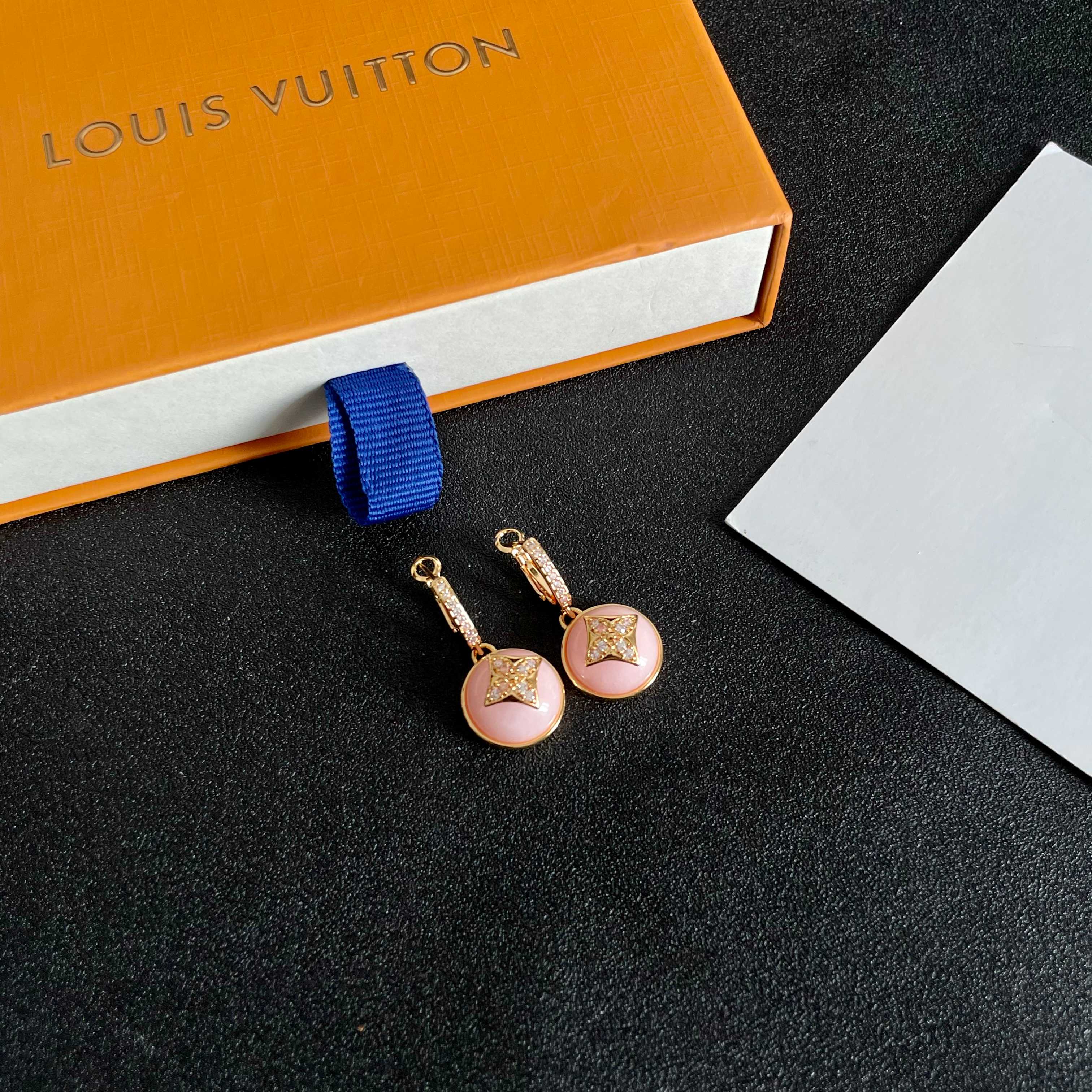 👑Lv 路易威登 2025年早春新品耳钉 经典老花耳环 超精工cnc工艺技术 上身美美哒 特别适合夏日搭