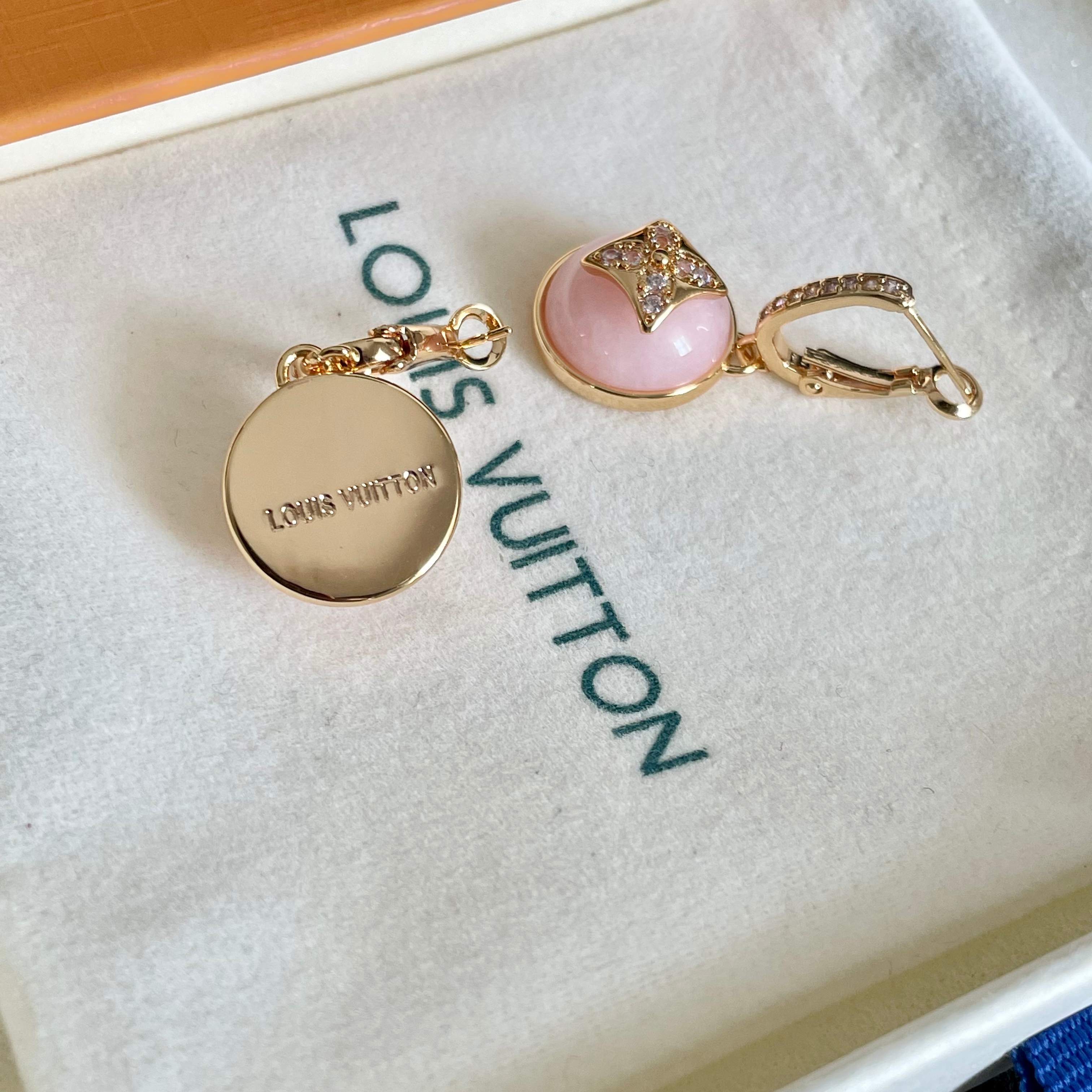 👑Lv 路易威登 2025年早春新品耳钉 经典老花耳环 超精工cnc工艺技术 上身美美哒 特别适合夏日搭