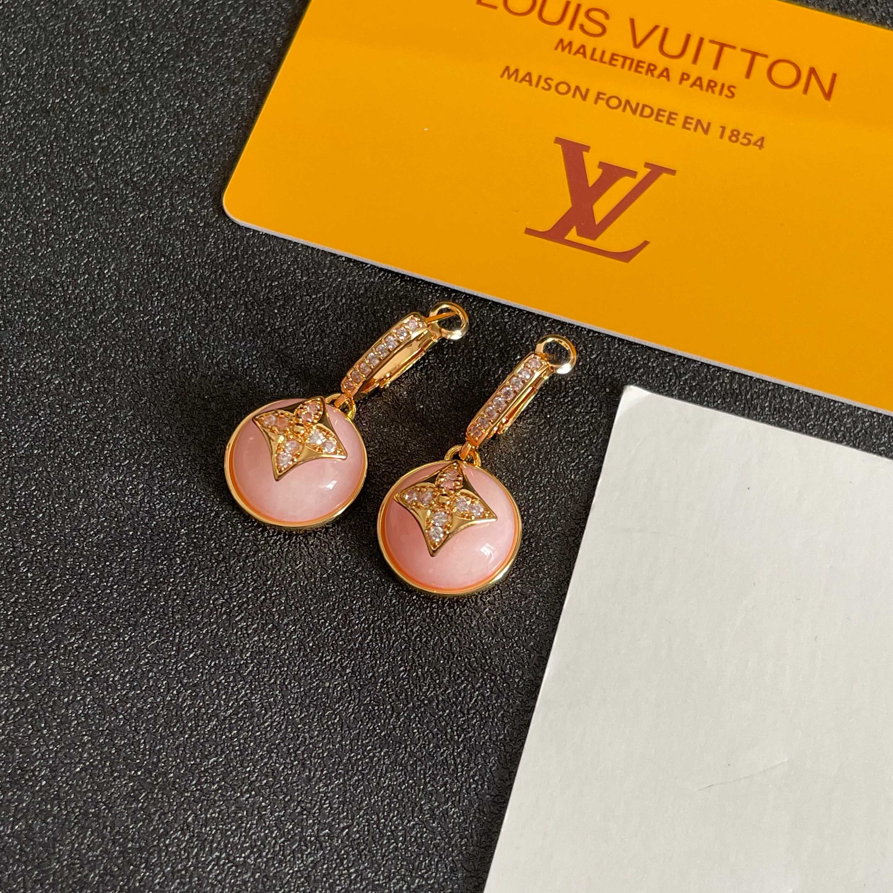 👑Lv 路易威登 2025年早春新品耳钉 经典老花耳环 超精工cnc工艺技术 上身美美哒 特别适合夏日搭