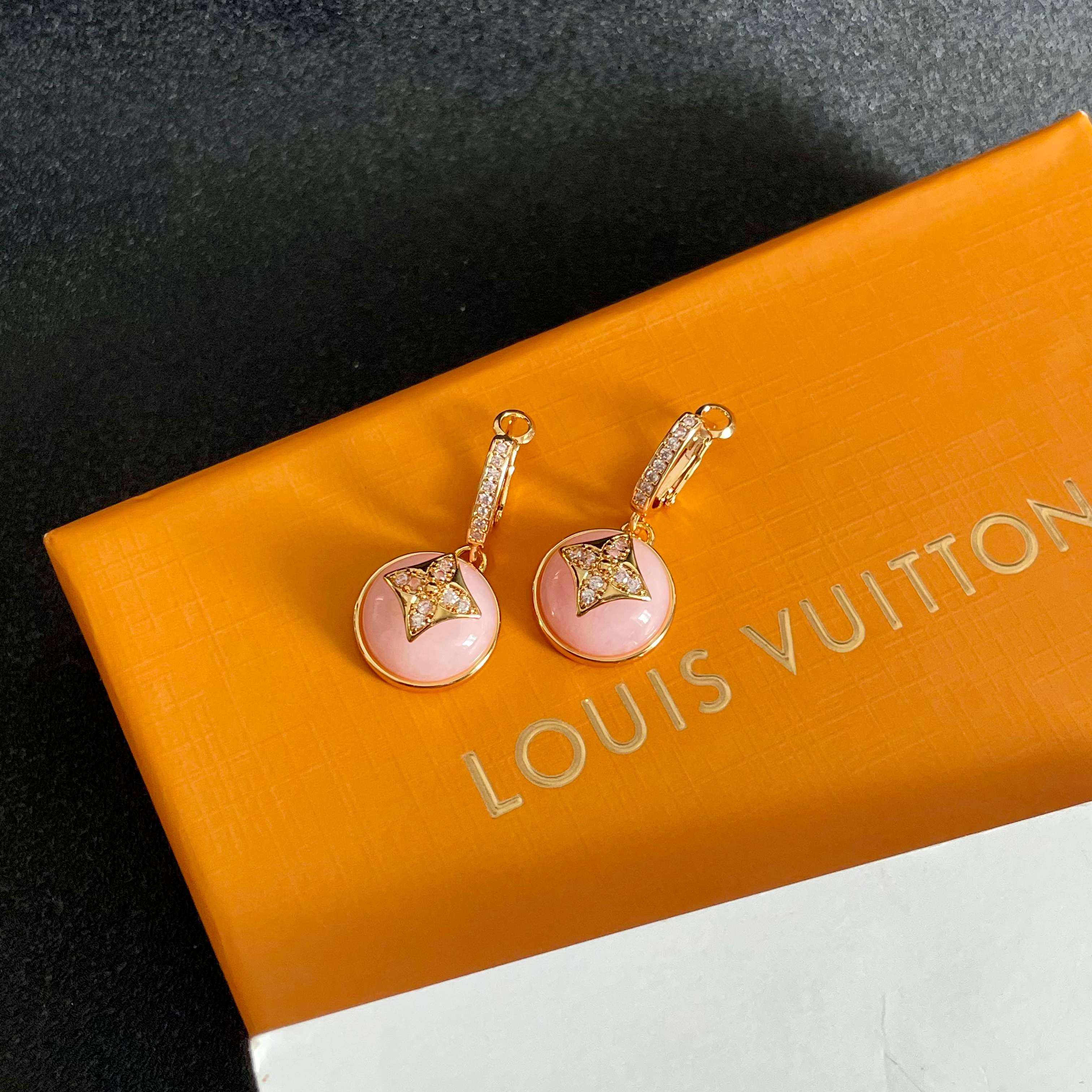 👑Lv 路易威登 2025年早春新品耳钉 经典老花耳环 超精工cnc工艺技术 上身美美哒 特别适合夏日搭