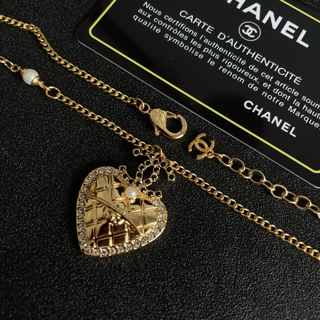  Chanel香奈儿 中古 项链👀小香家的款式真心无需多介绍😘🎶每一款都超好看，精致大方，非常显气质