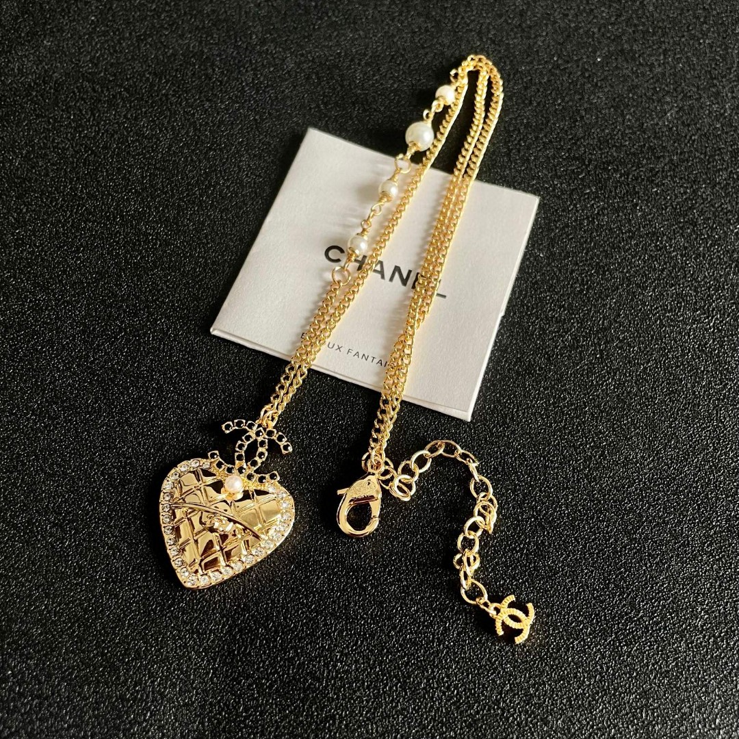  Chanel香奈儿 中古 项链👀小香家的款式真心无需多介绍😘🎶每一款都超好看，精致大方，非常显气质