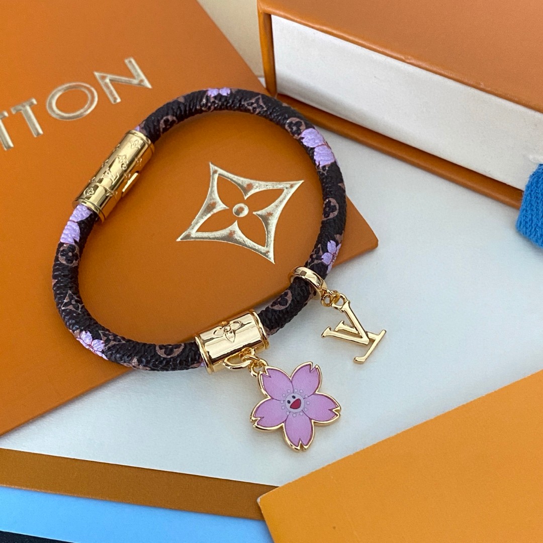  新品😍 2025新款 原单货 LV宽版皮革纹印花手镯🔹🔹Louis Vuitton 路易威登 🔹专柜一