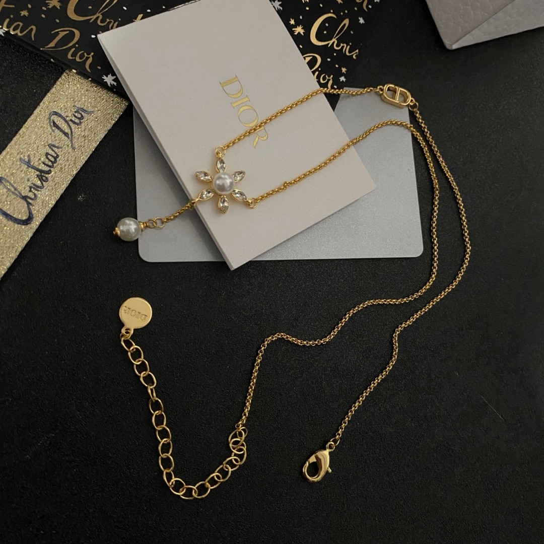 👑Dior 迪奥  中古 项链 专柜一致上新 精选原版一致 黄铜材质 甜美气质高雅.