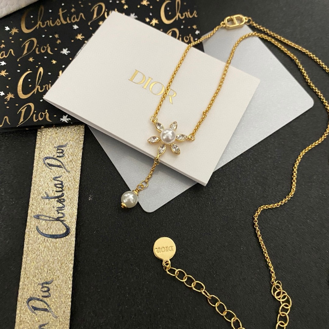 👑Dior 迪奥  中古 项链 专柜一致上新 精选原版一致 黄铜材质 甜美气质高雅.