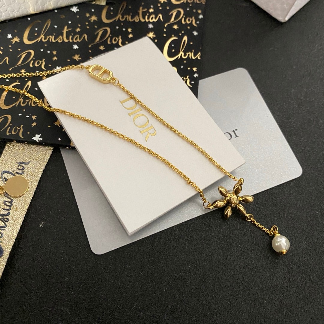👑Dior 迪奥  中古 项链 专柜一致上新 精选原版一致 黄铜材质 甜美气质高雅.