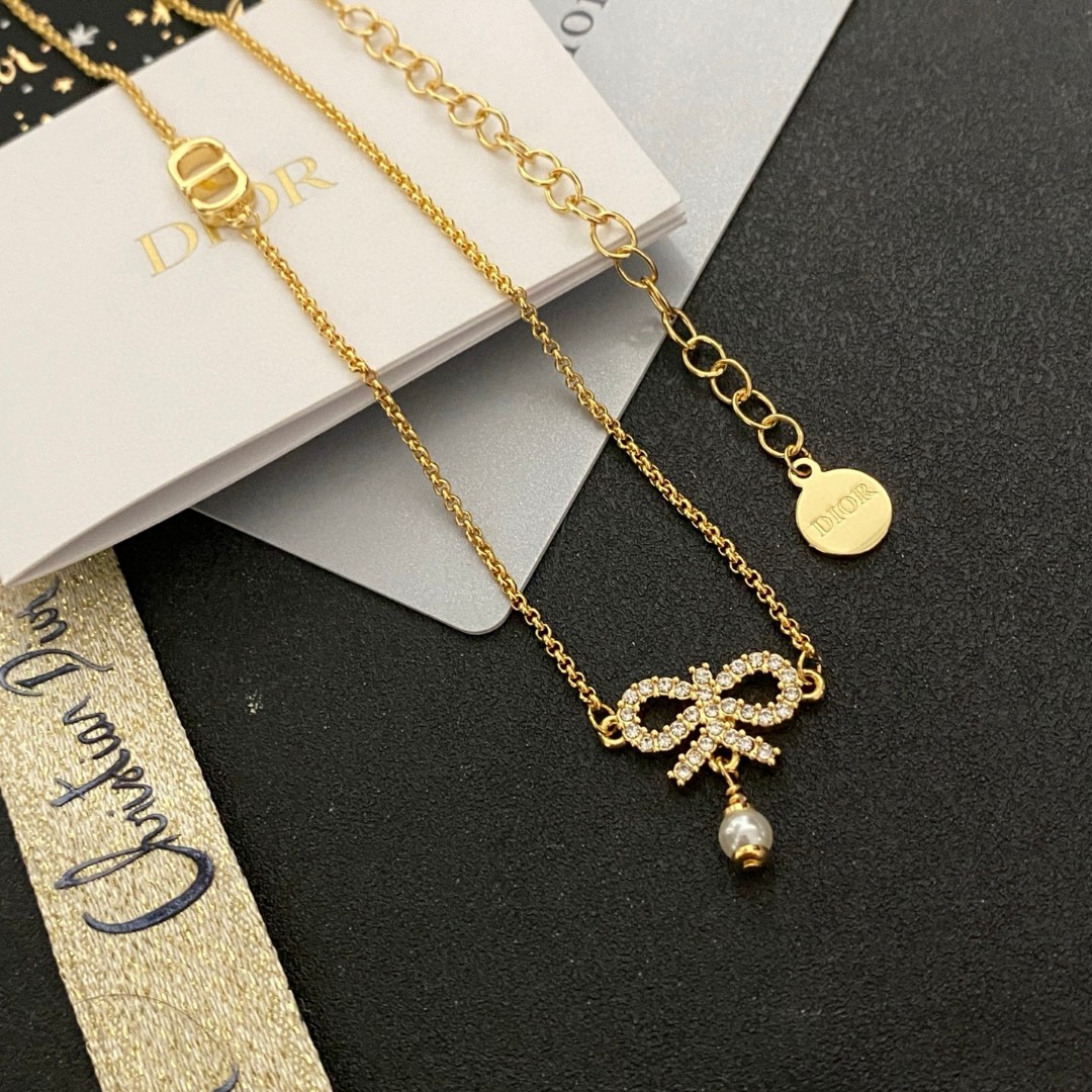 👑Dior 迪奥  中古 项链 专柜一致上新 精选原版一致 黄铜材质 甜美气质高雅.