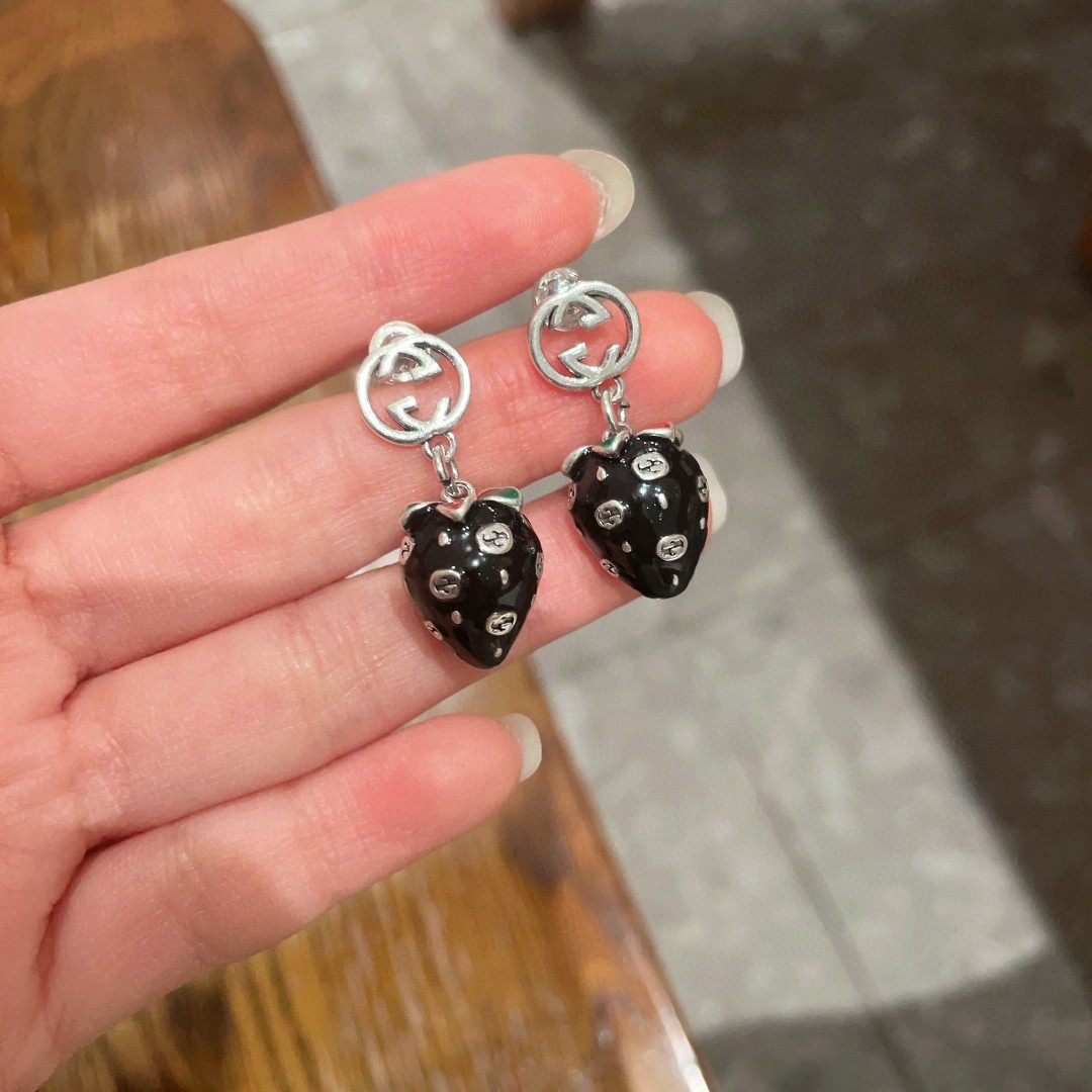 🔥实拍古驰Gucci高端现货立体草莓🍓古驰双G耳钉耳环，立体感十足高端品质，专柜同材质，真正黄铜，离子电