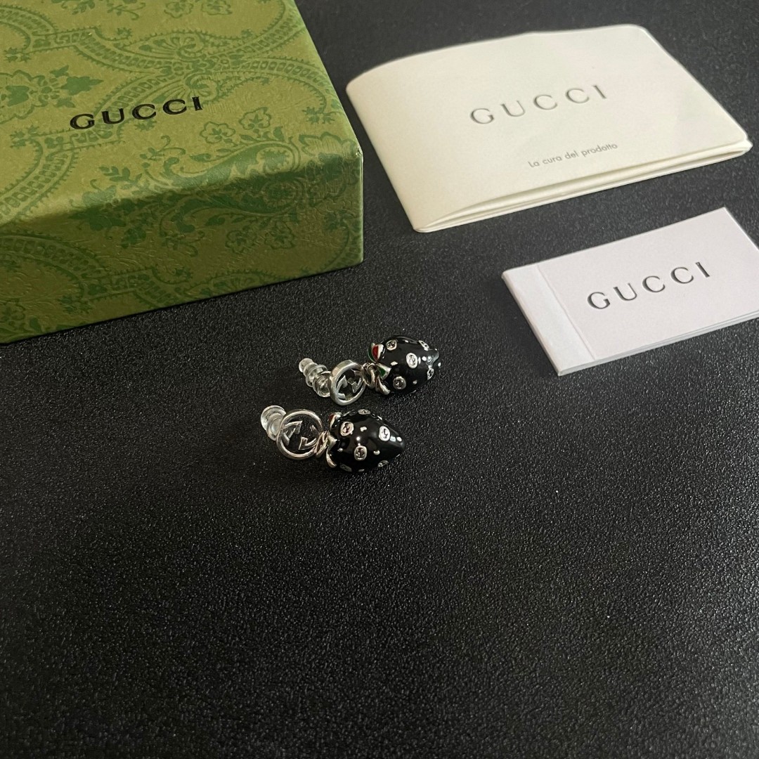 🔥实拍古驰Gucci高端现货立体草莓🍓古驰双G耳钉耳环，立体感十足高端品质，专柜同材质，真正黄铜，离子电