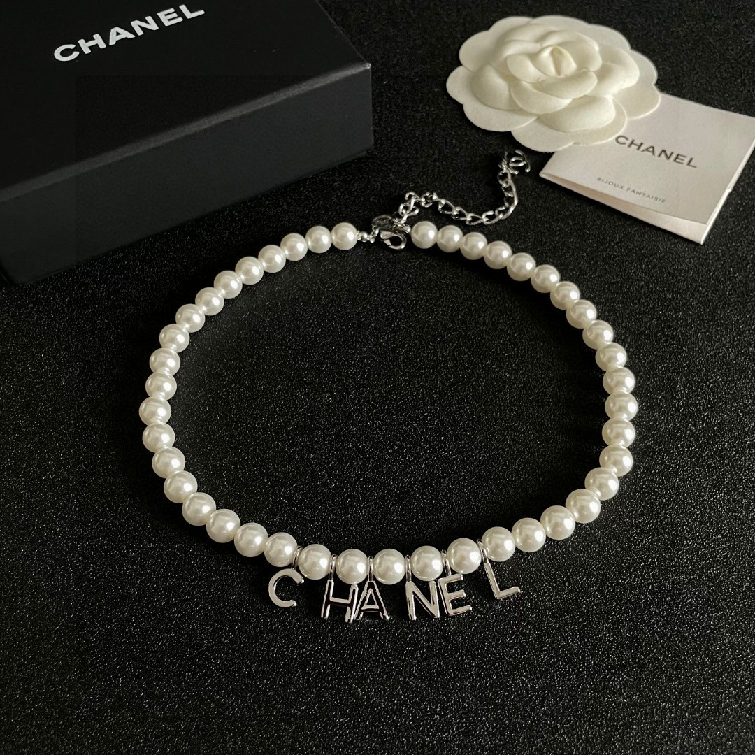  Chanel香奈儿 中古 项链👀小香家的款式真心无需多介绍😘🎶每一款都超好看，精致大方，非常显气质.