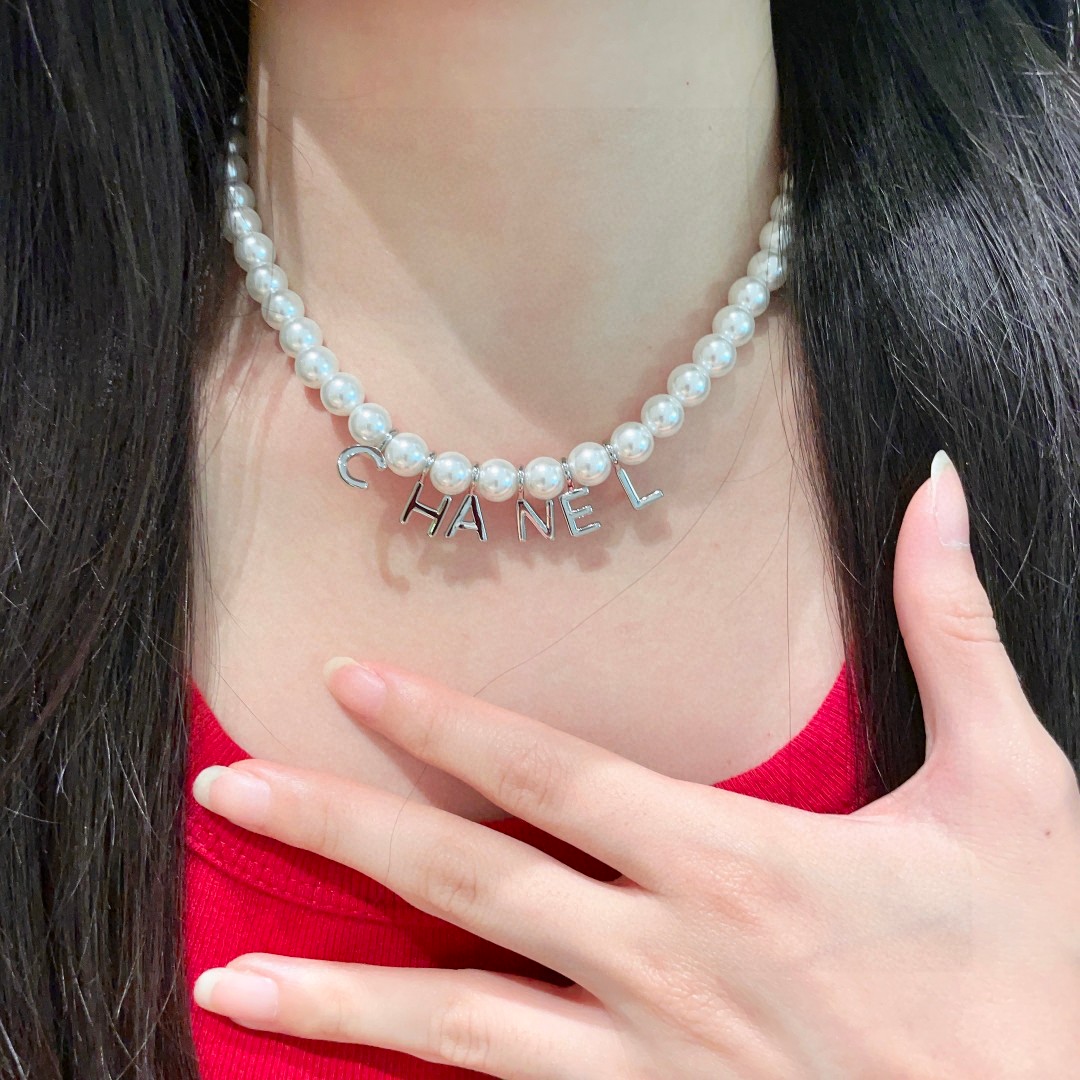  Chanel香奈儿 中古 项链👀小香家的款式真心无需多介绍😘🎶每一款都超好看，精致大方，非常显气质.
