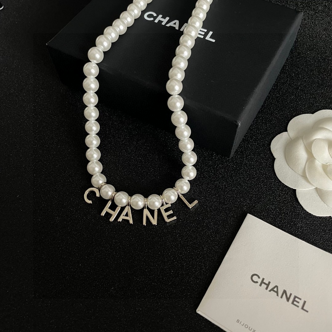  Chanel香奈儿 中古 项链👀小香家的款式真心无需多介绍😘🎶每一款都超好看，精致大方，非常显气质.