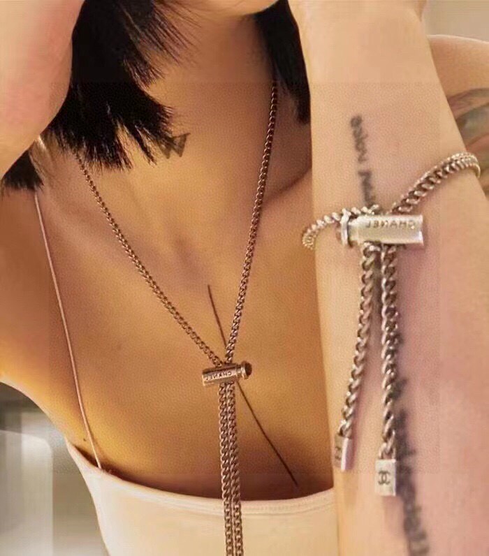 😍香奈儿Chanel双C字母最新款时尚伸缩项链💄超个性，百搭款特别特别赞，整体细节非常令人惊喜，设计感十