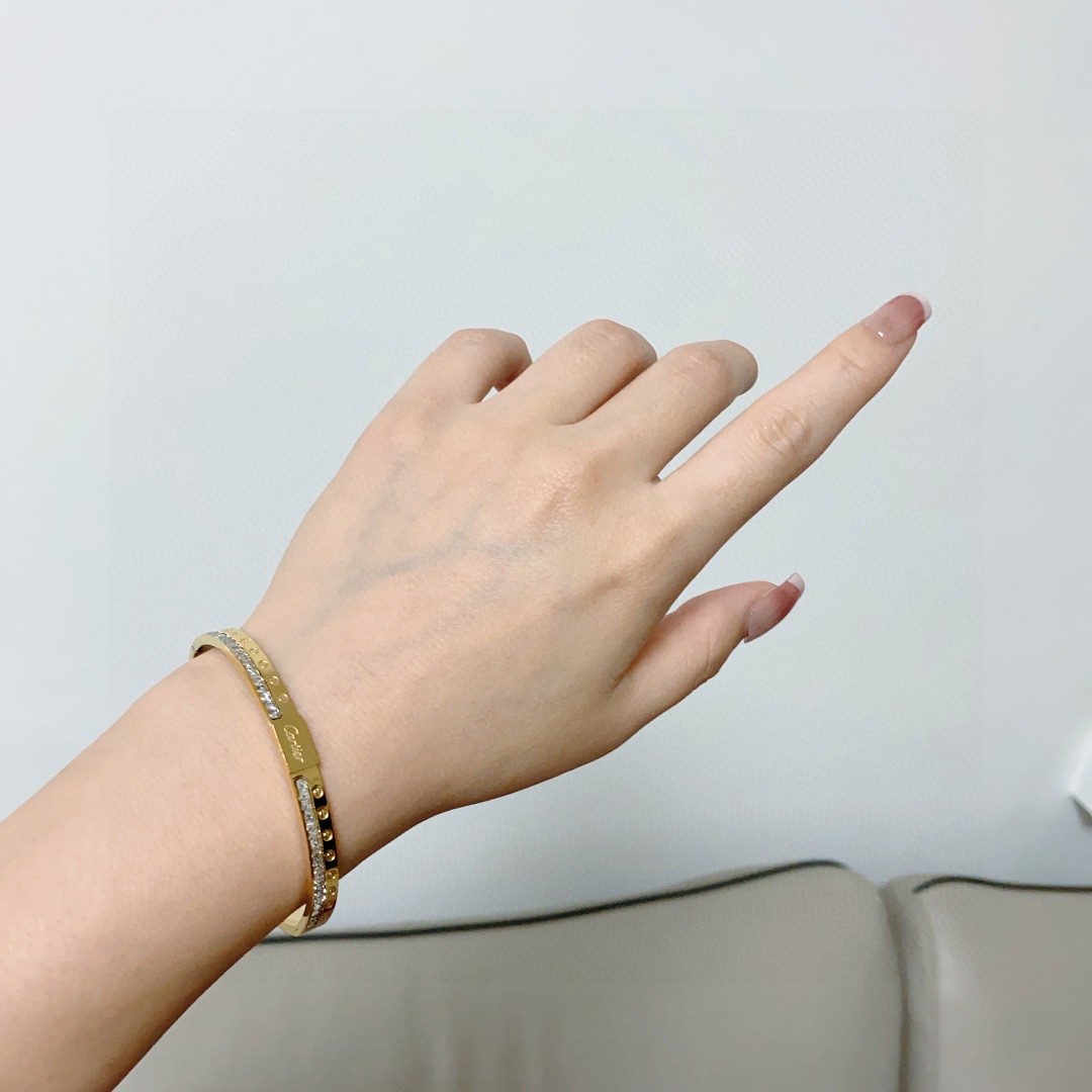 Cartier Jewelry Cartier Cartier 18k logo 360 ！ — photo 2