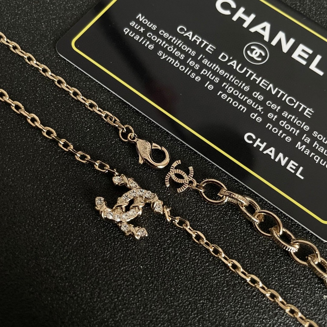  Chanel香奈儿 中古 项链👀小香家的款式真心无需多介绍😘🎶每一款都超好看，精致大方，非常显气质