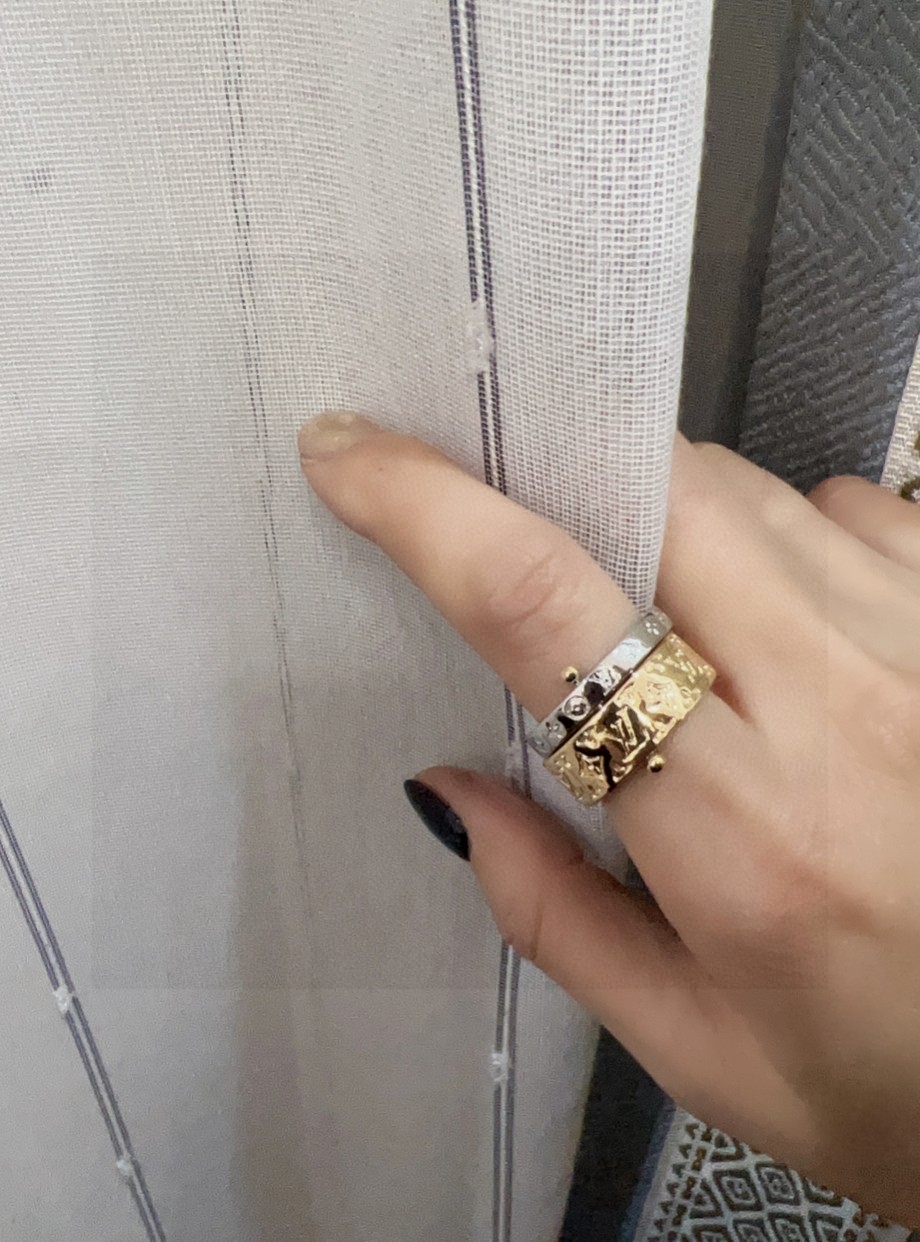 💗新款LV路易威登LouisVuitton两件套戒指！夏天必备款🥰一戴就忍不住想夸的一款，简约的设计，超