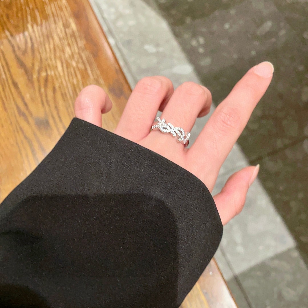 YSL San Roland: Iconic Luxury Fashion Brand with Elegant Design and High Quality - 图片 2