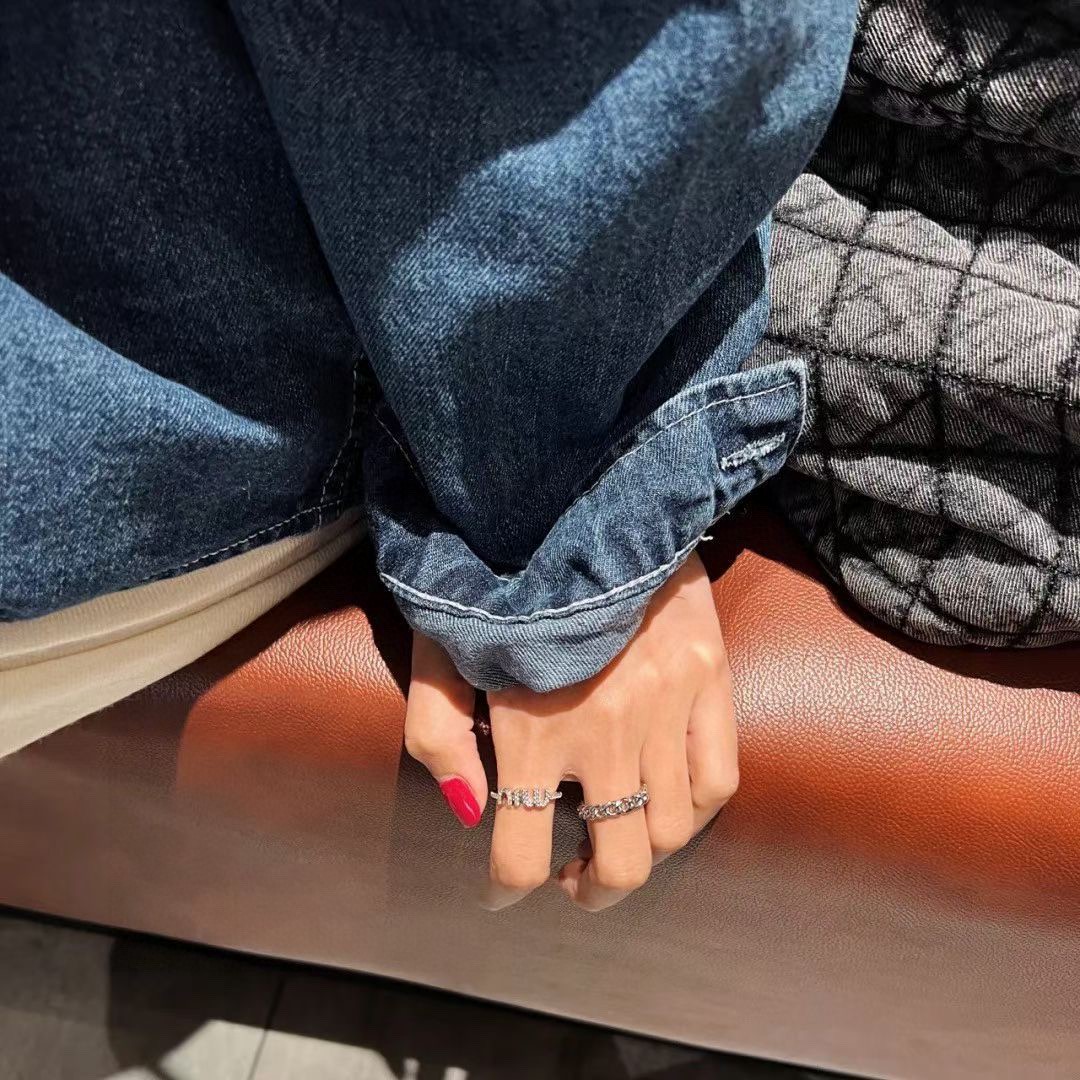 High-Quality Miu Miu Ring: Fine Details for Fashionable Elegance - 图片 5