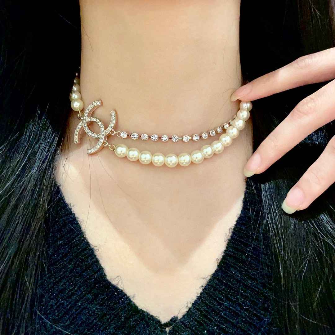  Chanel香奈儿 中古 项链👀小香家的款式真心无需多介绍😘🎶每一款都超好看，精致大方，非常显气质。
