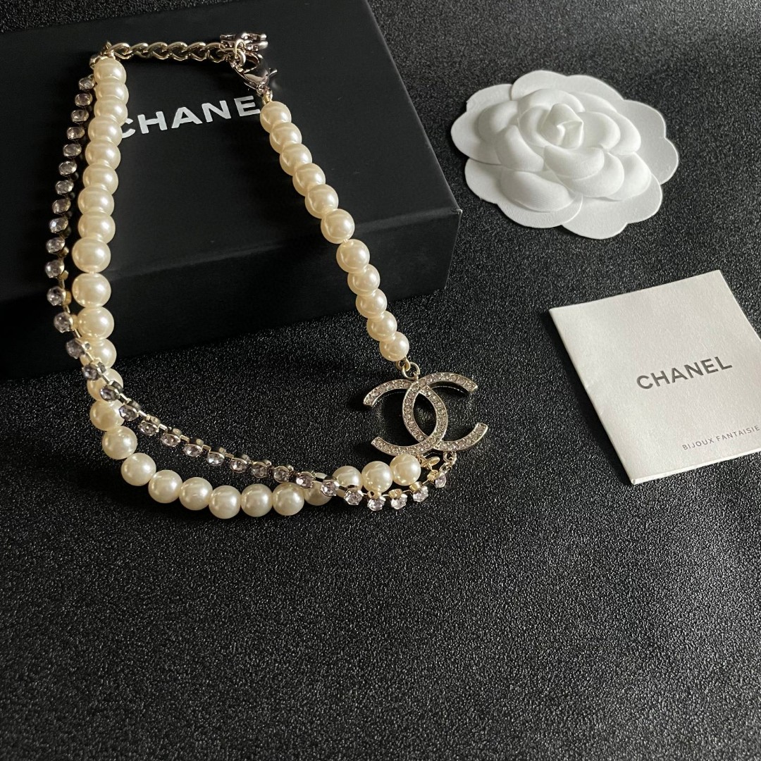  Chanel香奈儿 中古 项链👀小香家的款式真心无需多介绍😘🎶每一款都超好看，精致大方，非常显气质。