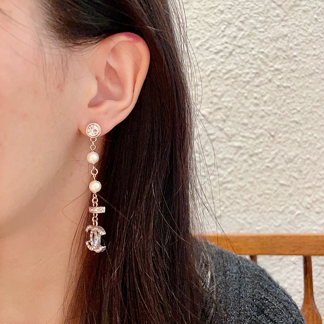  Chanel香奈儿 中古 耳钉👀小香家的款式真心无需多介绍😘🎶每一款都超好看，精致大方，非常显气质