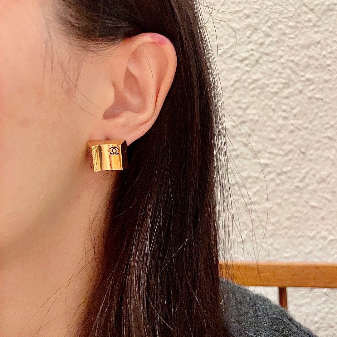  Chanel香奈儿 中古 耳钉👀小香家的款式真心无需多介绍😘🎶每一款都超好看，精致大方，非常显气质