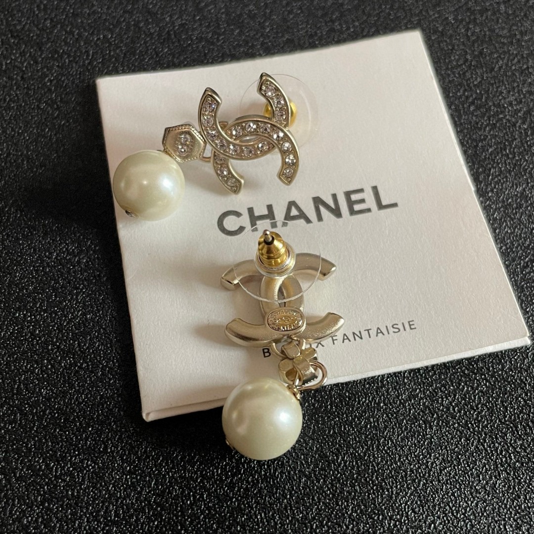  Chanel香奈儿 中古 耳钉👀小香家的款式真心无需多介绍😘🎶每一款都超好看，精致大方，非常显气质