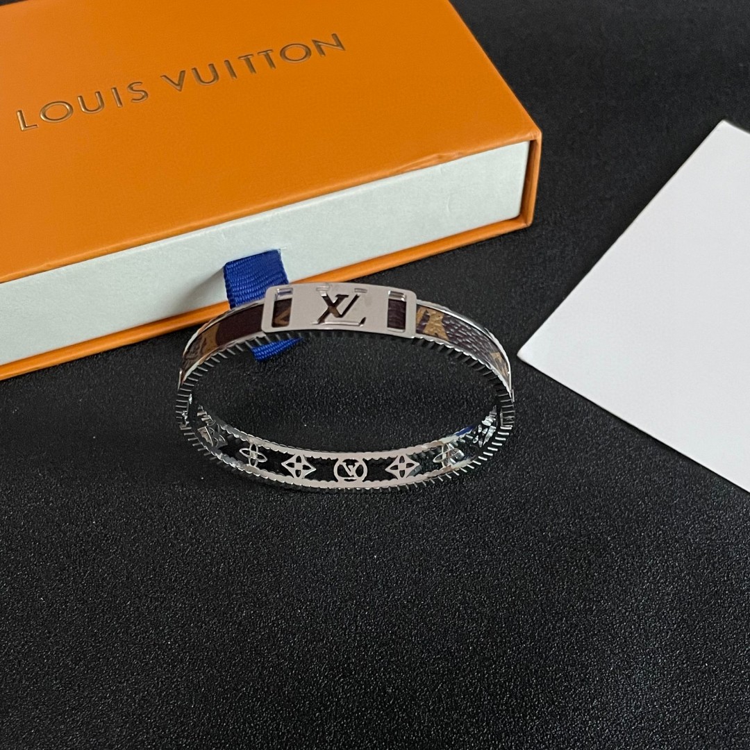 💥新品😍 原单货 LV中性款手镯🔹🔹Louis Vuitton 路易威登 🔹专柜一致材质 火爆款出货 设