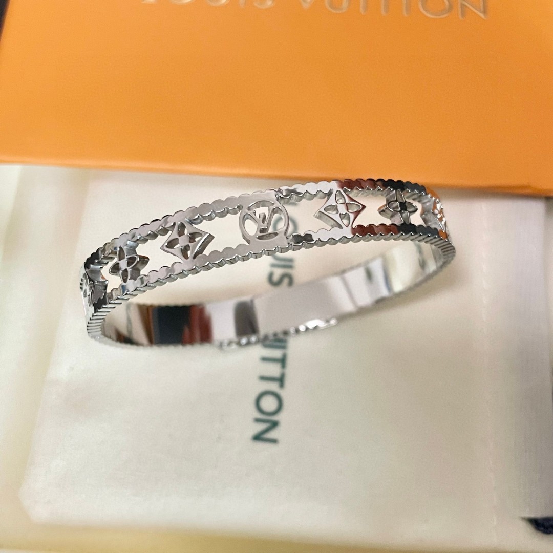 💥新品😍 原单货 LV中性款手镯🔹🔹Louis Vuitton 路易威登 🔹专柜一致材质 火爆款出货 设
