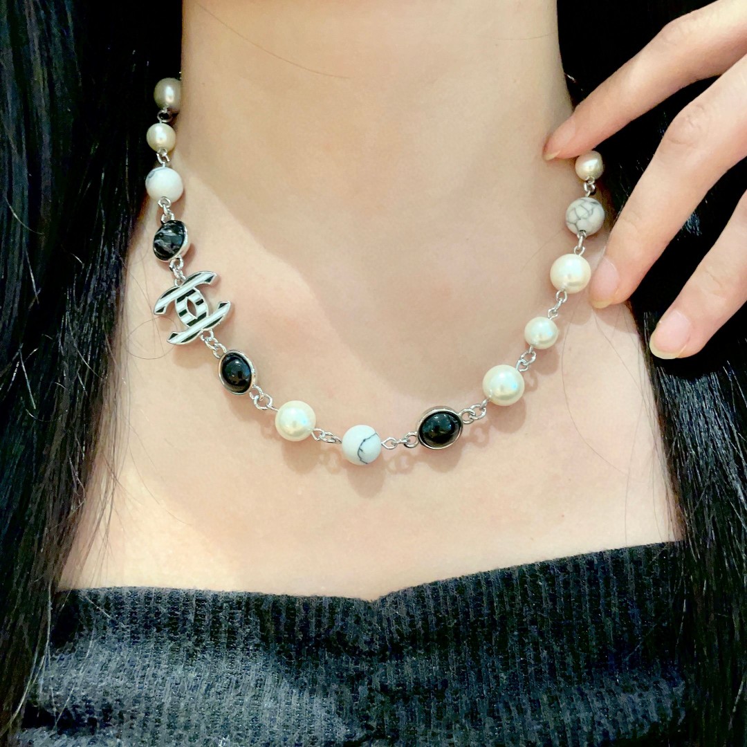  Chanel香奈儿 中古 双C项链👀小香家的款式真心无需多介绍😘🎶每一款都超好看，精致大方，非常显气质