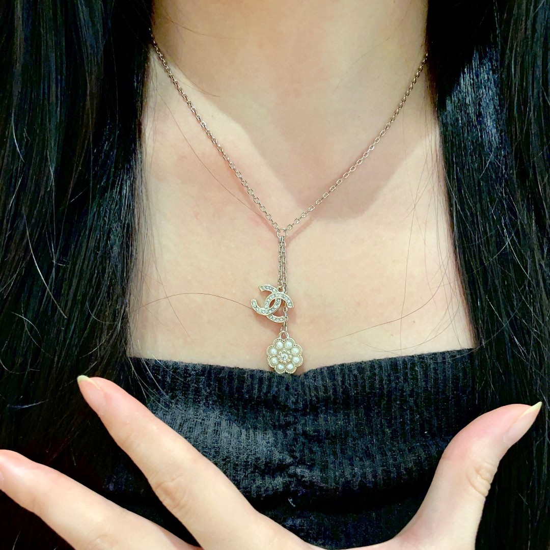  Chanel香奈儿 中古 双C项链👀小香家的款式真心无需多介绍😘🎶每一款都超好看，精致大方，非常显气质