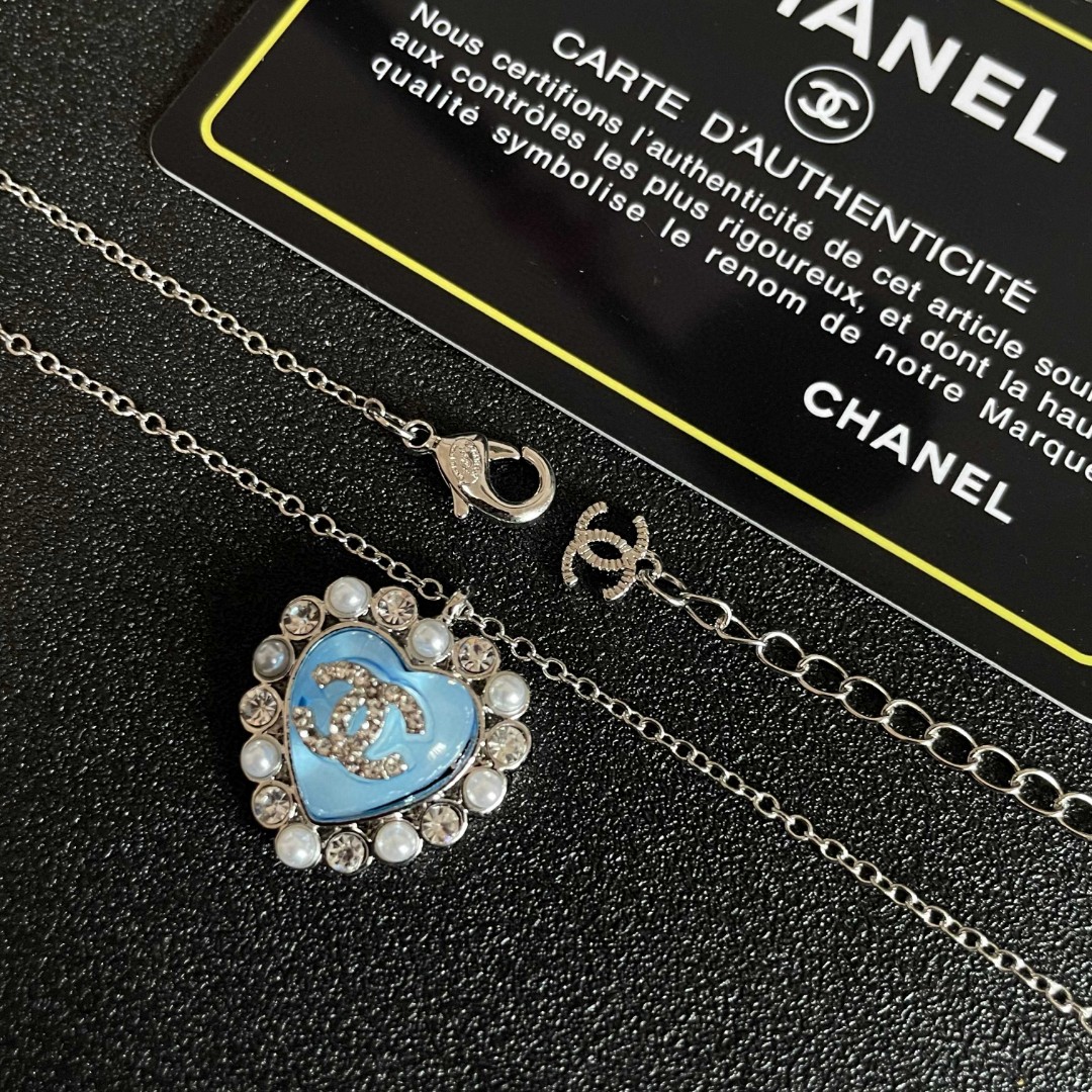  Chanel香奈儿 中古 双C项链👀小香家的款式真心无需多介绍😘🎶每一款都超好看，精致大方，非常显气质