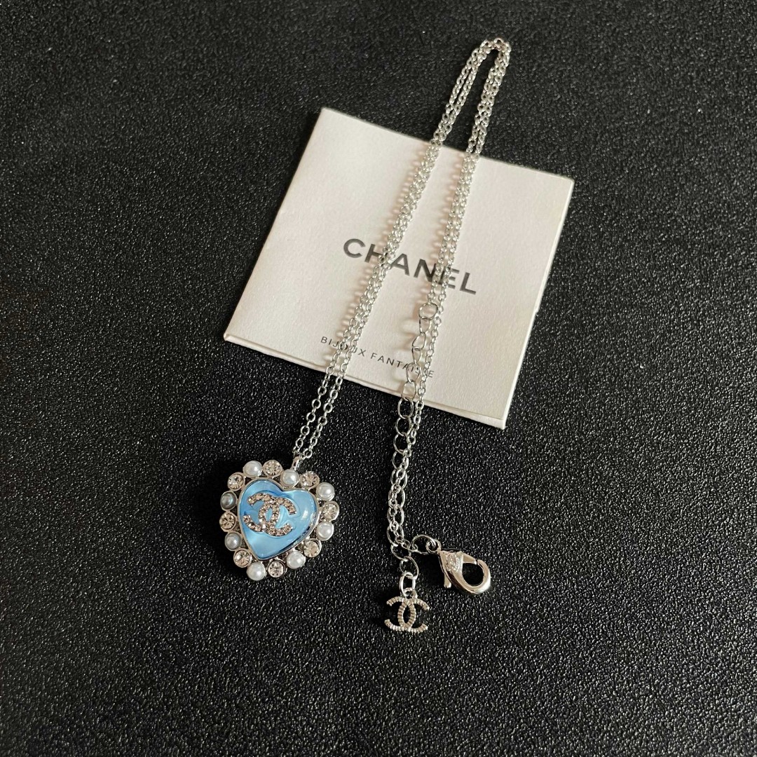  Chanel香奈儿 中古 双C项链👀小香家的款式真心无需多介绍😘🎶每一款都超好看，精致大方，非常显气质