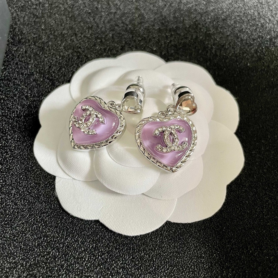  Chanel香奈儿 中古 双C耳钉👀原版复刻logo 小香家的款式真心无需多介绍😘🎶每一款都超好看，精