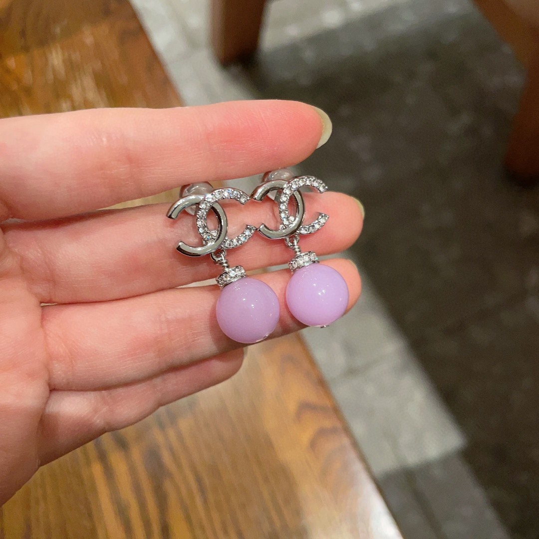  Chanel香奈儿 中古 双C耳钉👀原版复刻logo 小香家的款式真心无需多介绍😘🎶每一款都超好看，精