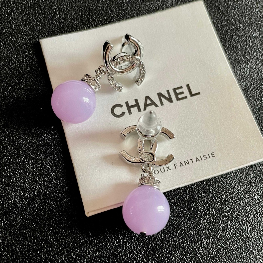  Chanel香奈儿 中古 双C耳钉👀原版复刻logo 小香家的款式真心无需多介绍😘🎶每一款都超好看，精
