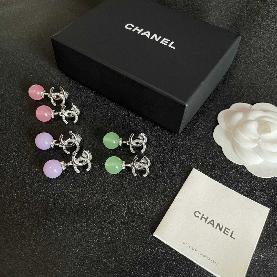  Chanel香奈儿 中古 双C耳钉👀原版复刻logo 小香家的款式真心无需多介绍😘🎶每一款都超好看，精