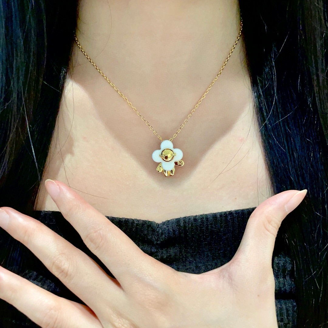 💥💥Louis Vuitton 路易威登 设计独特 (用LV经典之作图形理念)👋好看🧚‍♀️项链 超级无