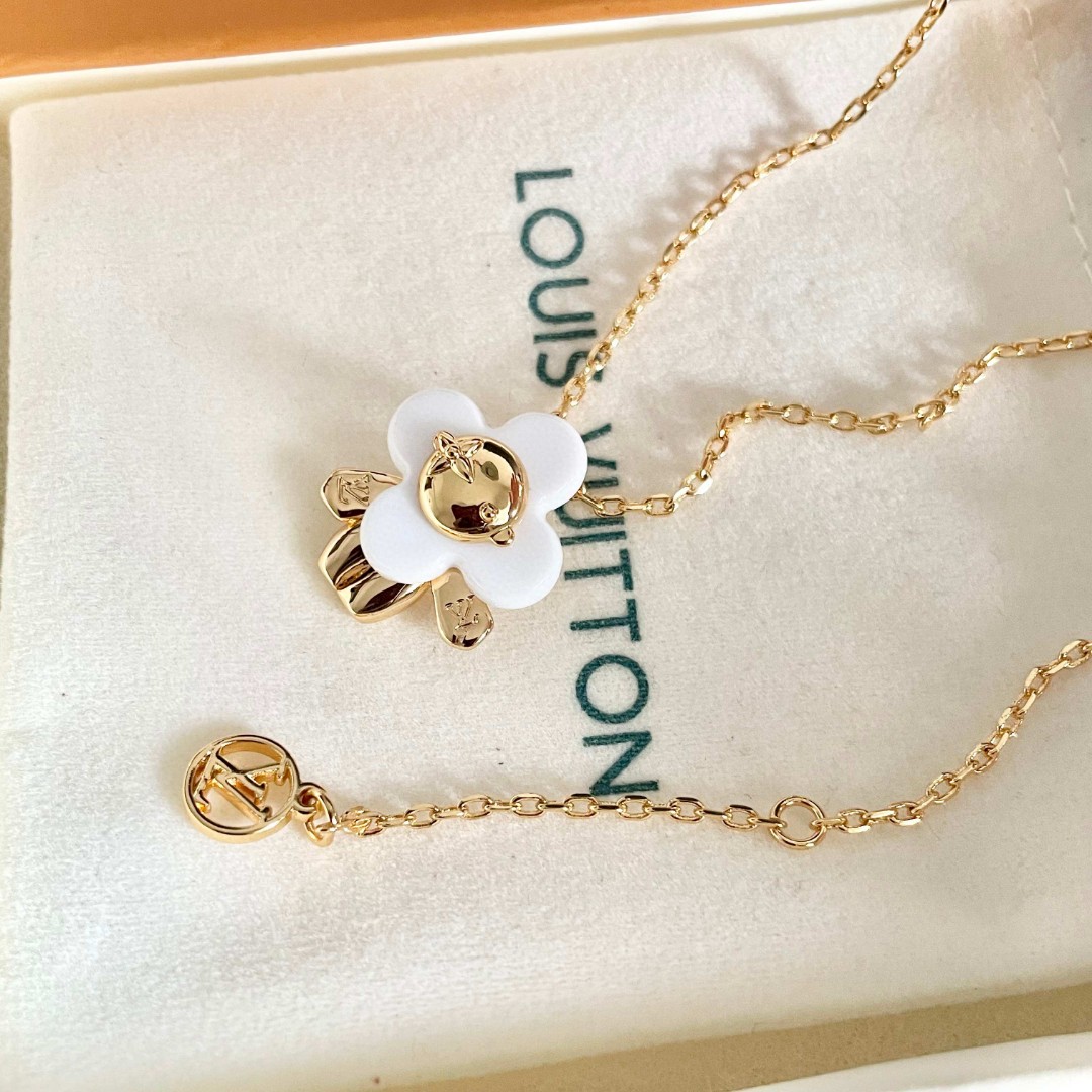💥💥Louis Vuitton 路易威登 设计独特 (用LV经典之作图形理念)👋好看🧚‍♀️项链 超级无