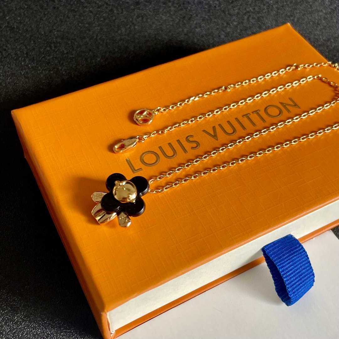 💥💥Louis Vuitton 路易威登 设计独特 (用LV经典之作图形理念)👋好看🧚‍♀️项链 超级无