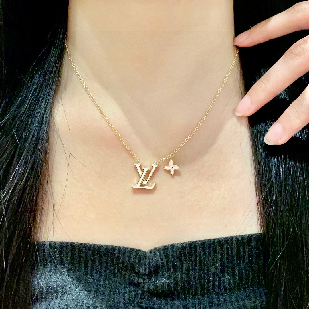  LV 项链🔹🔹Louis Vuitton 路易威登🔹专柜一致材质 火爆款出货 设计独特 复古前卫 男神