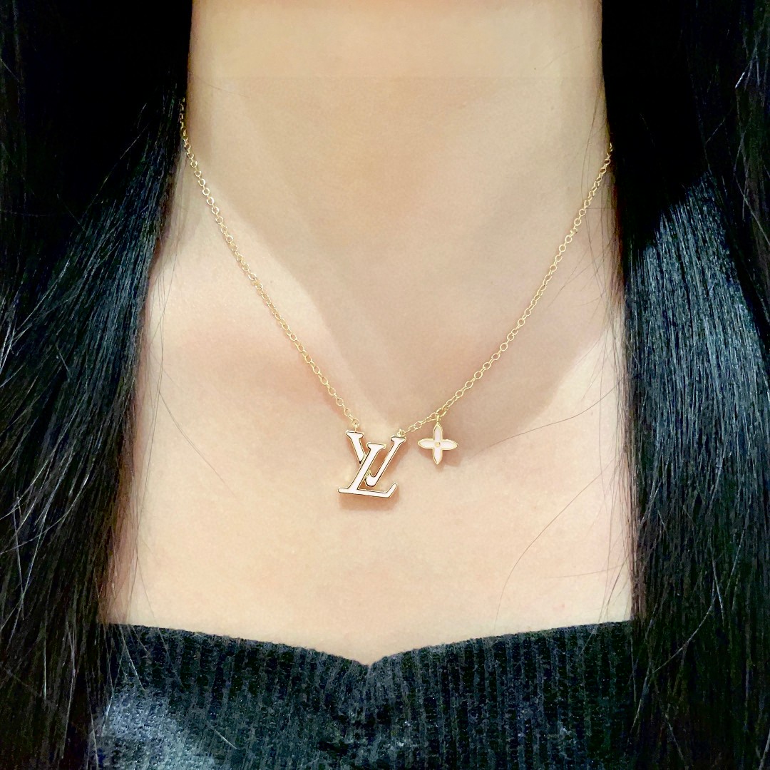  LV 项链🔹🔹Louis Vuitton 路易威登🔹专柜一致材质 火爆款出货 设计独特 复古前卫 男神