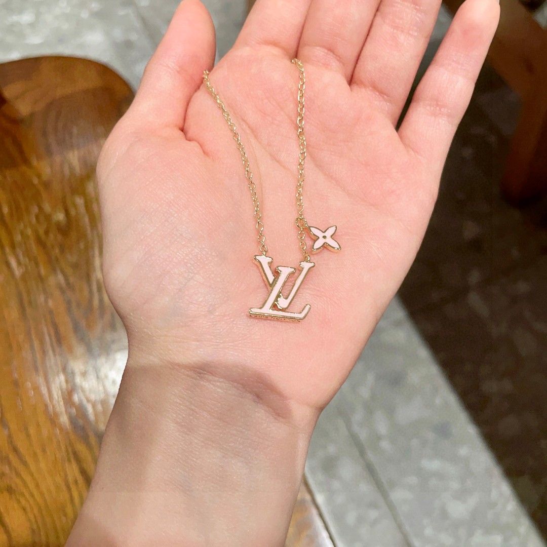  LV 项链🔹🔹Louis Vuitton 路易威登🔹专柜一致材质 火爆款出货 设计独特 复古前卫 男神