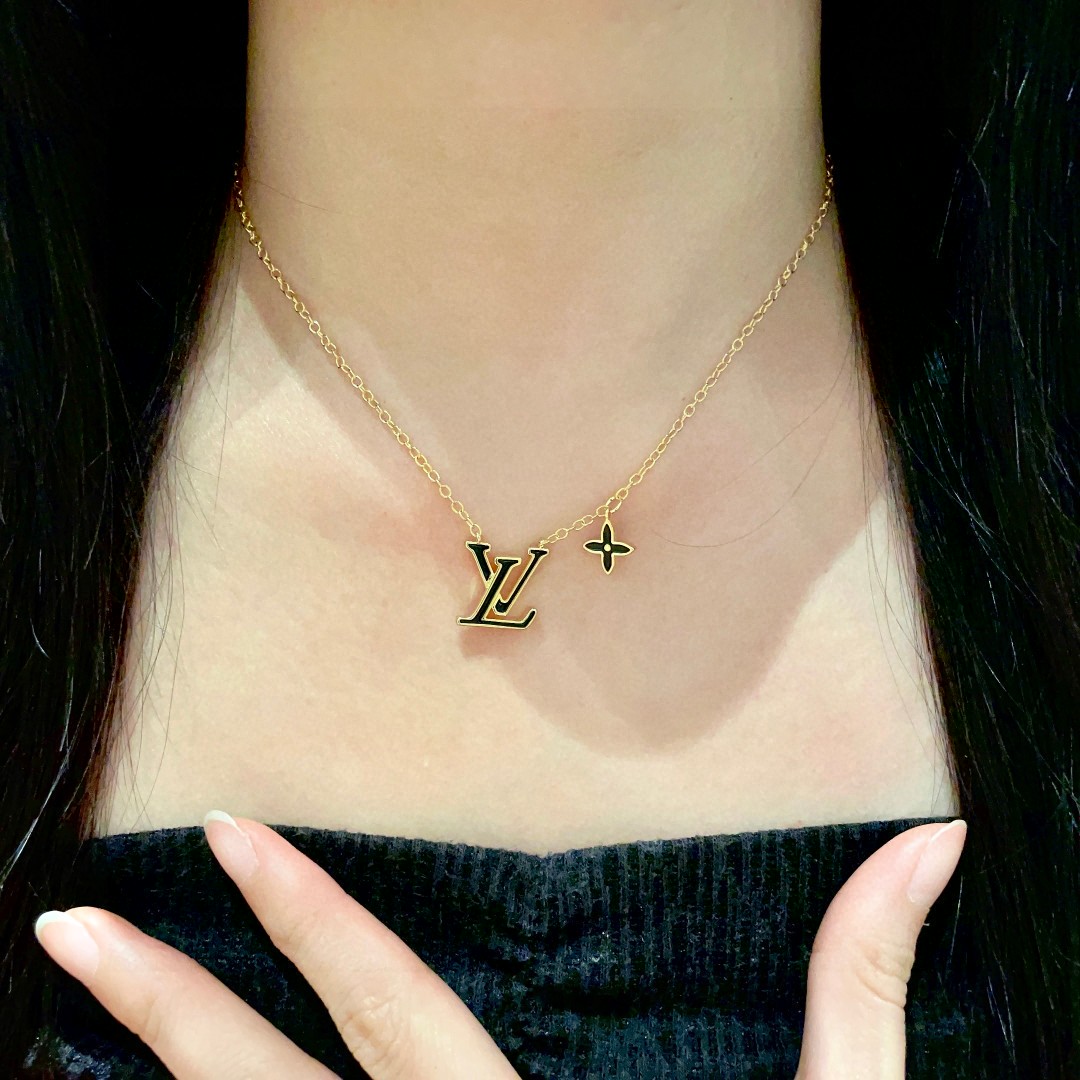  LV 项链🔹🔹Louis Vuitton 路易威登🔹专柜一致材质 火爆款出货 设计独特 复古前卫 男神