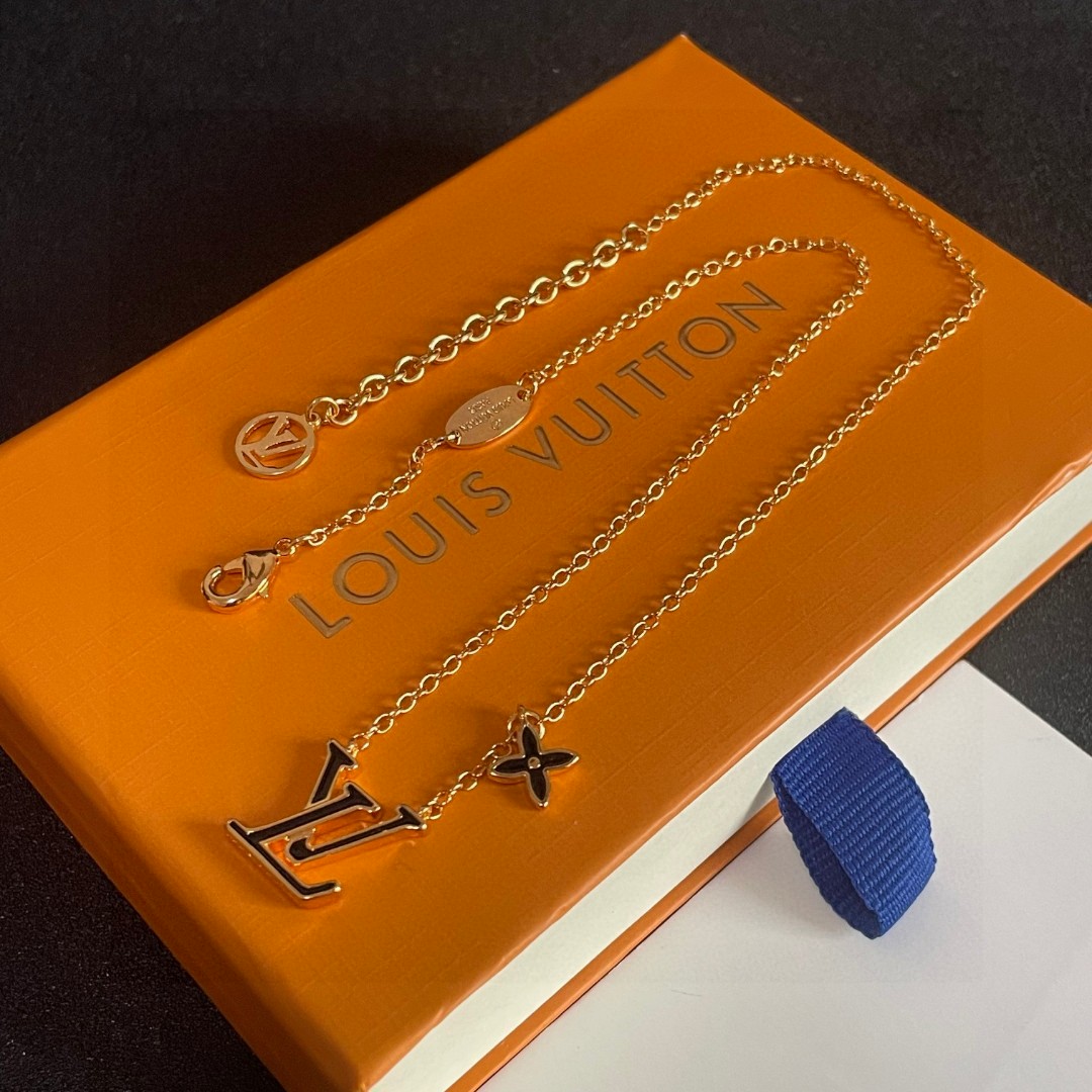  LV 项链🔹🔹Louis Vuitton 路易威登🔹专柜一致材质 火爆款出货 设计独特 复古前卫 男神
