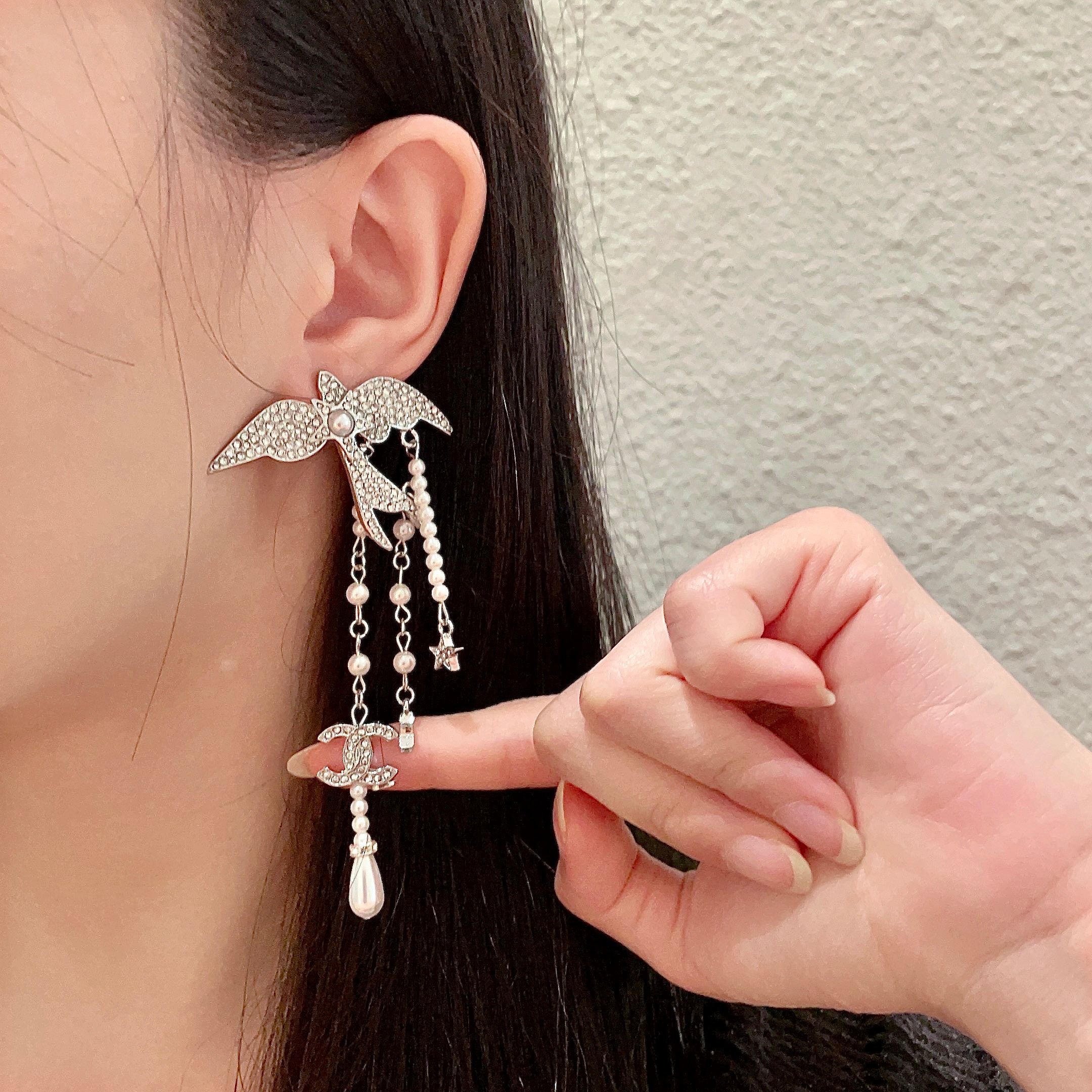  Chanel香奈儿 中古 双C耳钉👀原版复刻logo 小香家的款式真心无需多介绍😘🎶每一款都超好看，精
