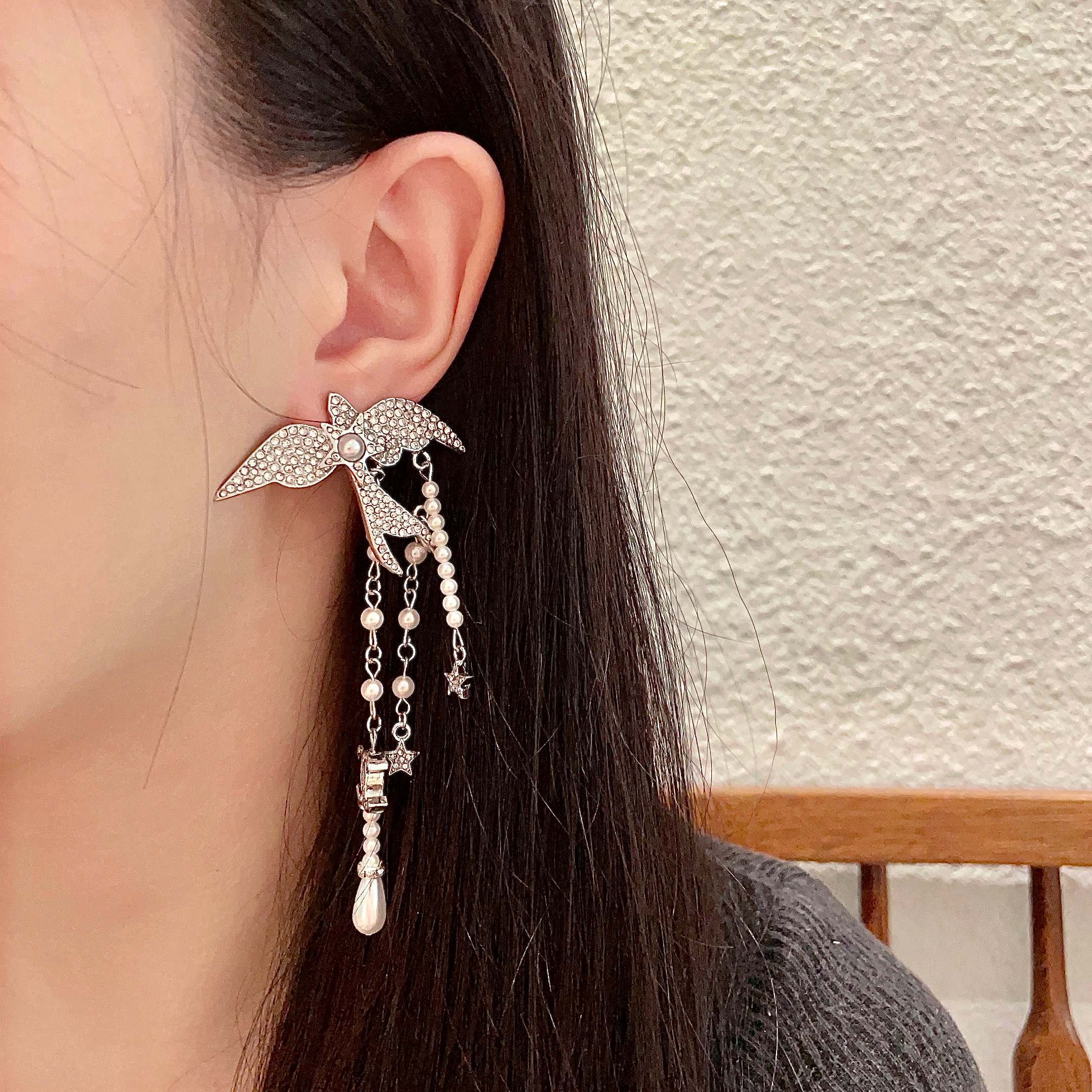  Chanel香奈儿 中古 双C耳钉👀原版复刻logo 小香家的款式真心无需多介绍😘🎶每一款都超好看，精