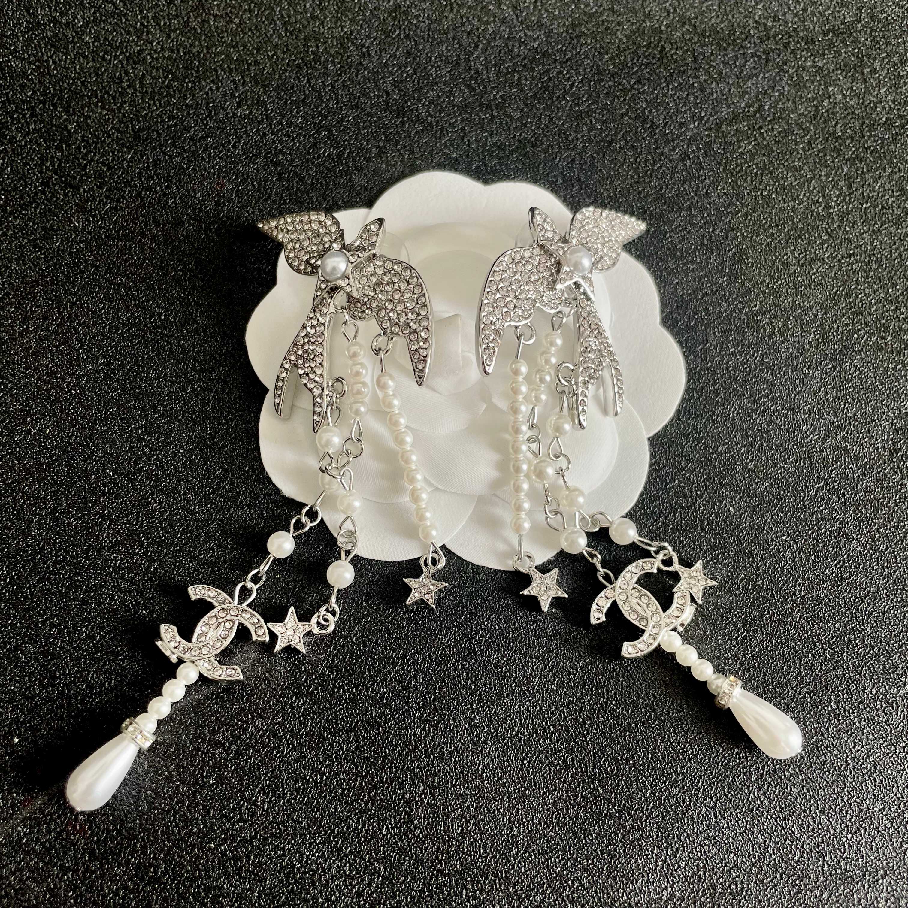  Chanel香奈儿 中古 双C耳钉👀原版复刻logo 小香家的款式真心无需多介绍😘🎶每一款都超好看，精