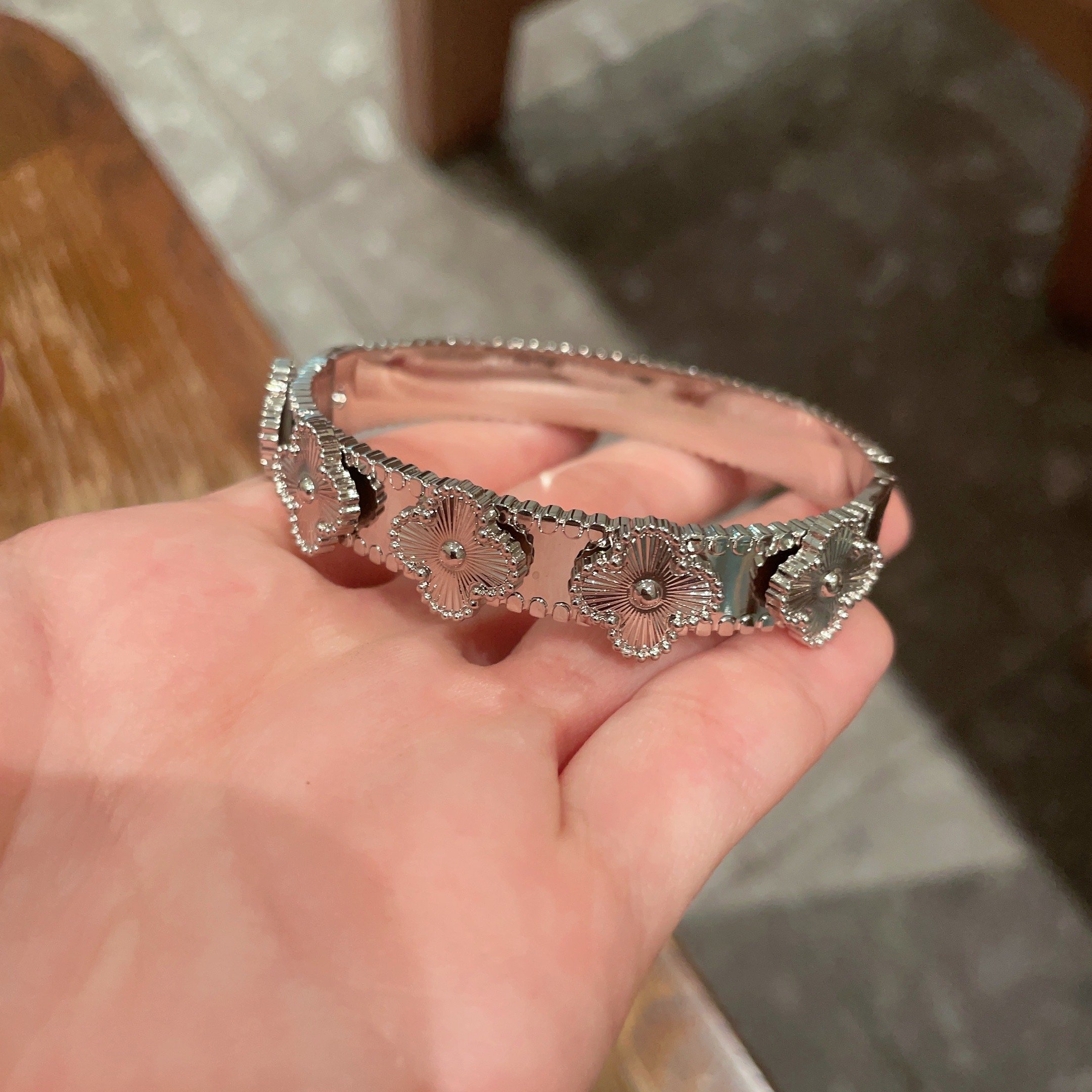 Van Cleef Arpels Alhambra bracelet silver-toned metal 17cm