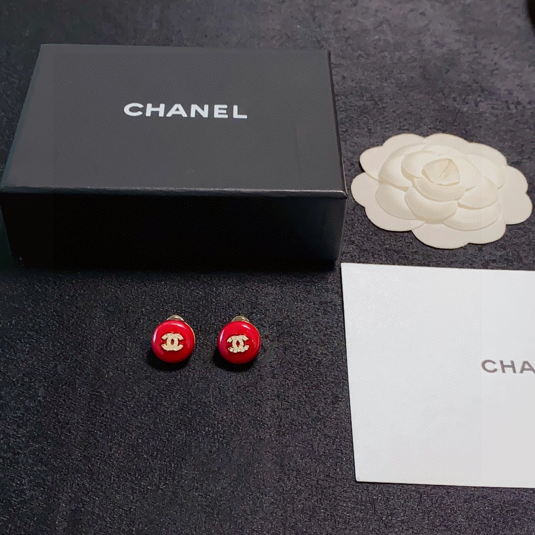 💥新款Chanel 小香风 新年红色喜庆镶钻耳钉 专柜同步上新 耳环 原版一致材质搭配纯银针耳环💗 精工